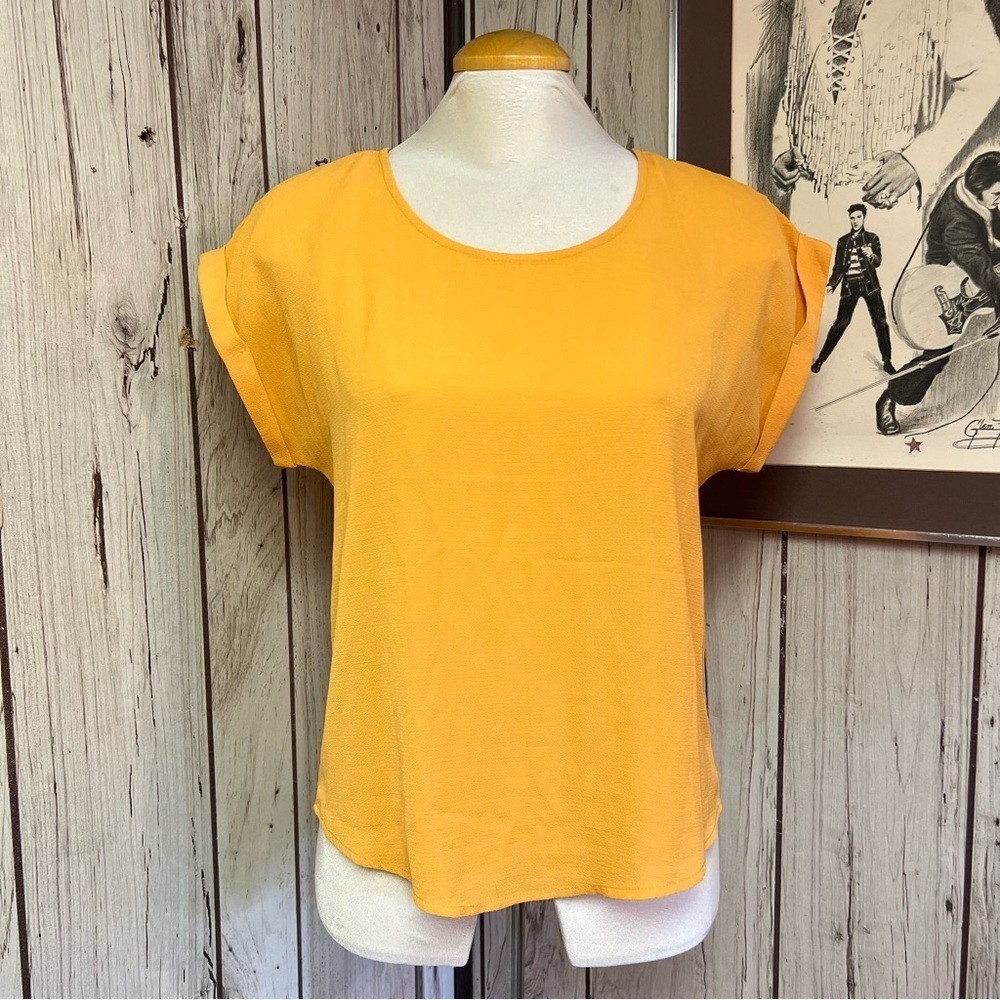 Pink Rose Women’s Medium Yellow Summer Blouse Tee - Picture 2 of 10